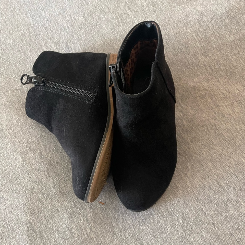 Ankle booties
